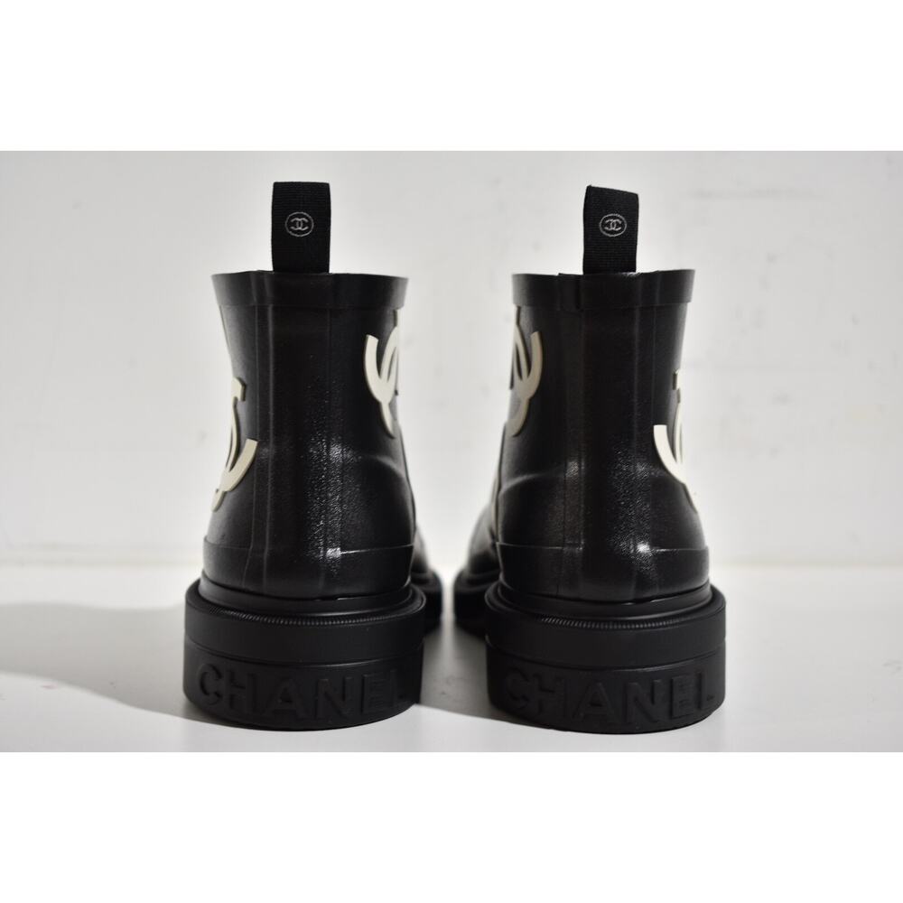 Chanel 23A Black White All Over Logo Rubber CC Low Top Short Ankle Rain Boots 41 - Picture 10 of 11